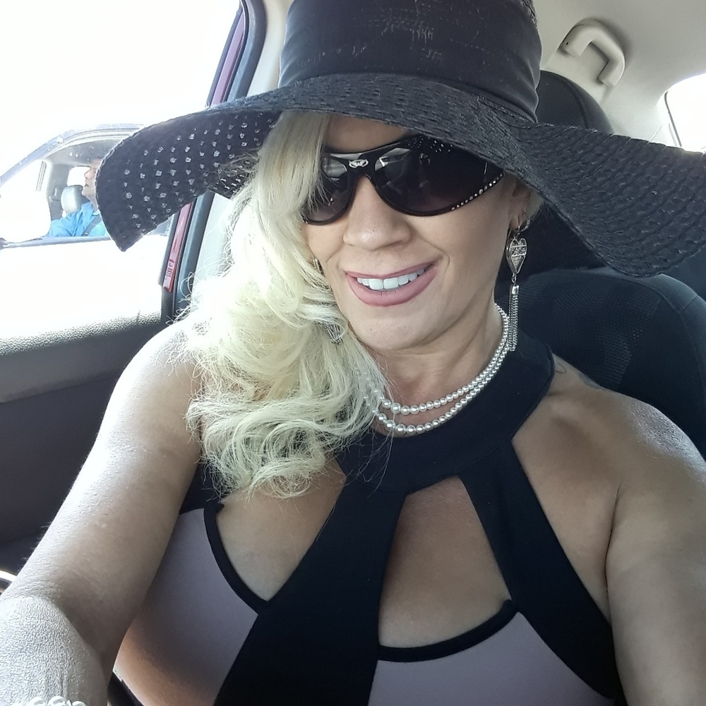 Meet your Posher, Brendalee